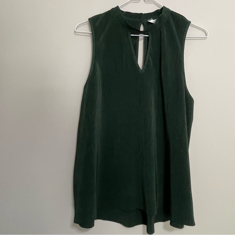 BB Dakota Forest Green Top Size Medium ~ Perfect for date night or Business Wear